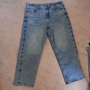 American Eagle Outfitters Women's 90’s Boyfriend Jeans